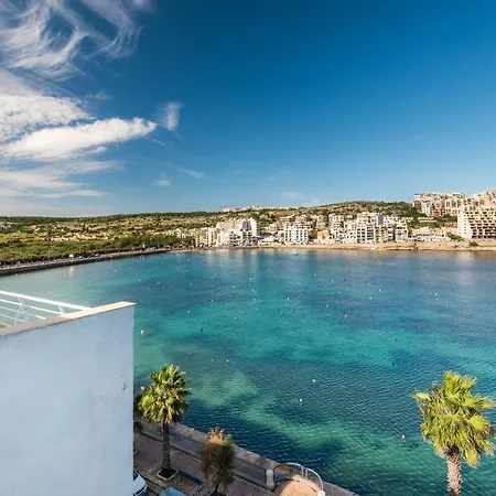 Getawaysmalta - Blue Harbour 2 Seafront 3-bedroom Apt With Large Back Terrace Apartment *