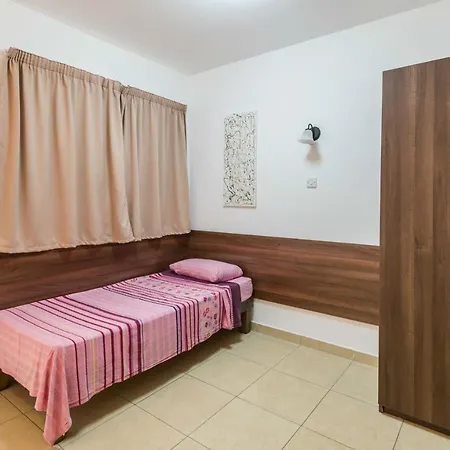 Getawaysmalta - Blue Harbour 2 Seafront 3-bedroom Apt With Large Back Terrace Apartment