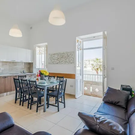 Getawaysmalta - Blue Harbour 2 Seafront 3-bedroom Apt With Large Back Terrace